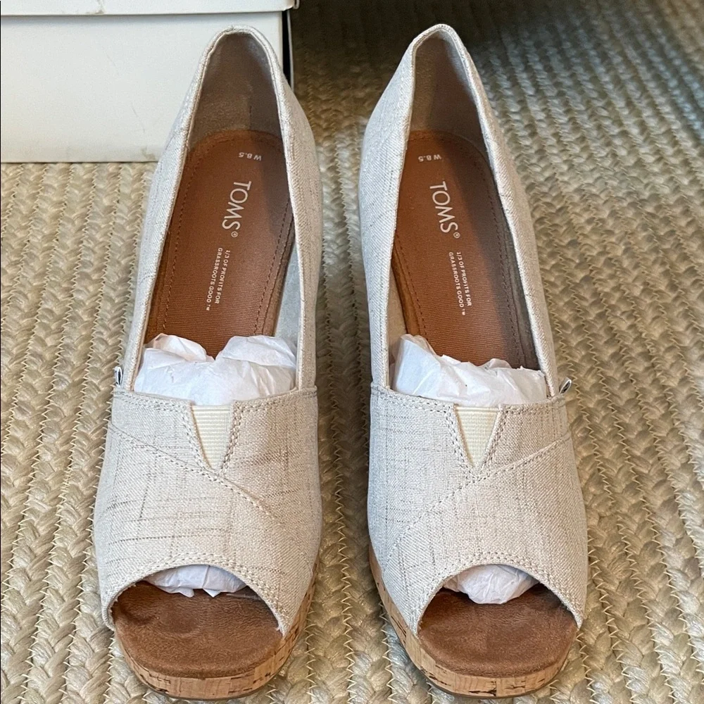 TOMS Beige Crosshatch Wedges - Picture 8 of 12